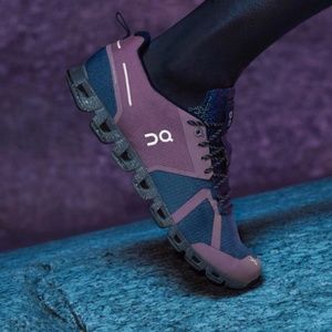 Men's ON Cloud Edge Size 10.5 *LIMITED EDITION*